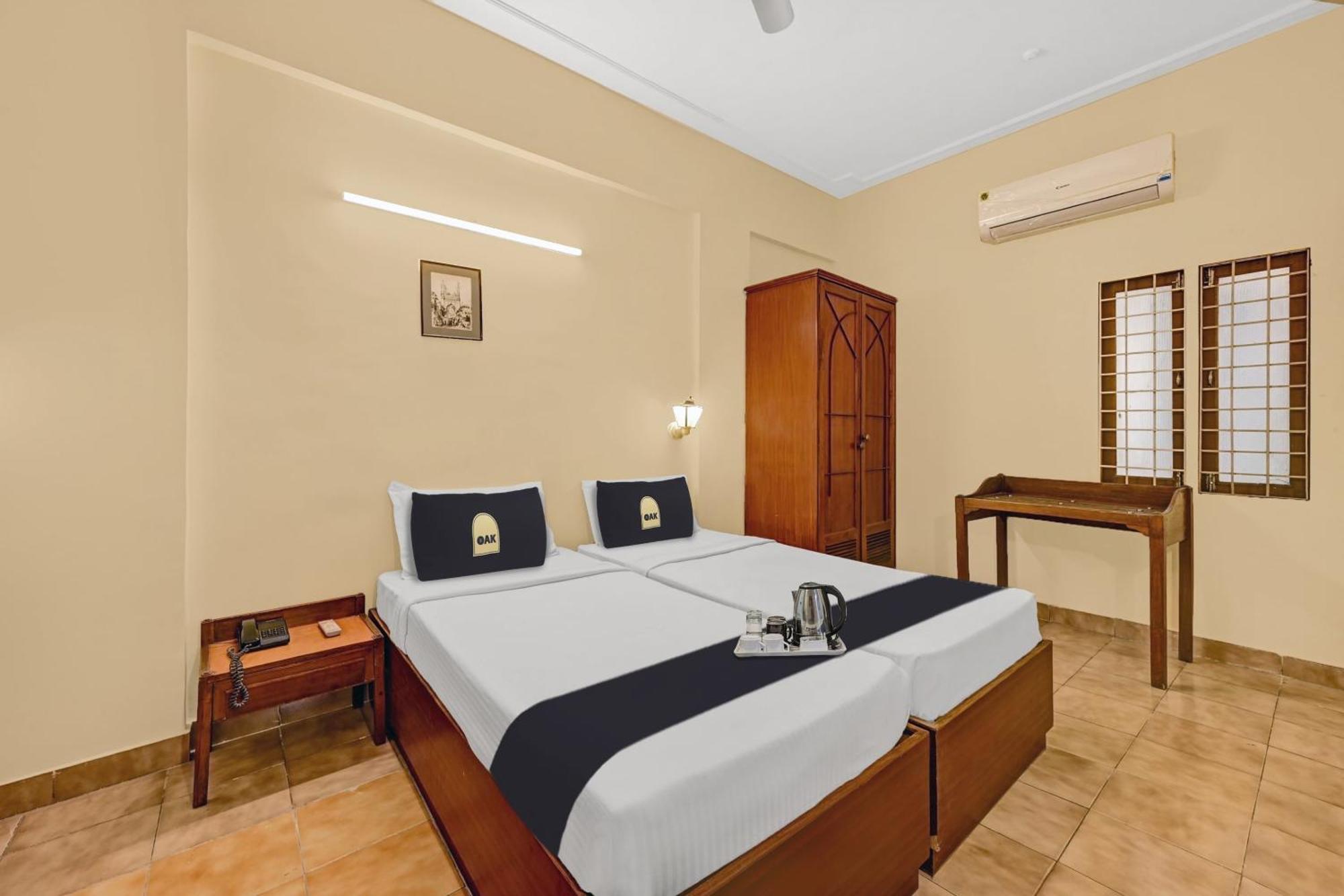 Super Townhouse Oak Hotel Belsons Taj Mahal 세쿤데라바드 외부 사진