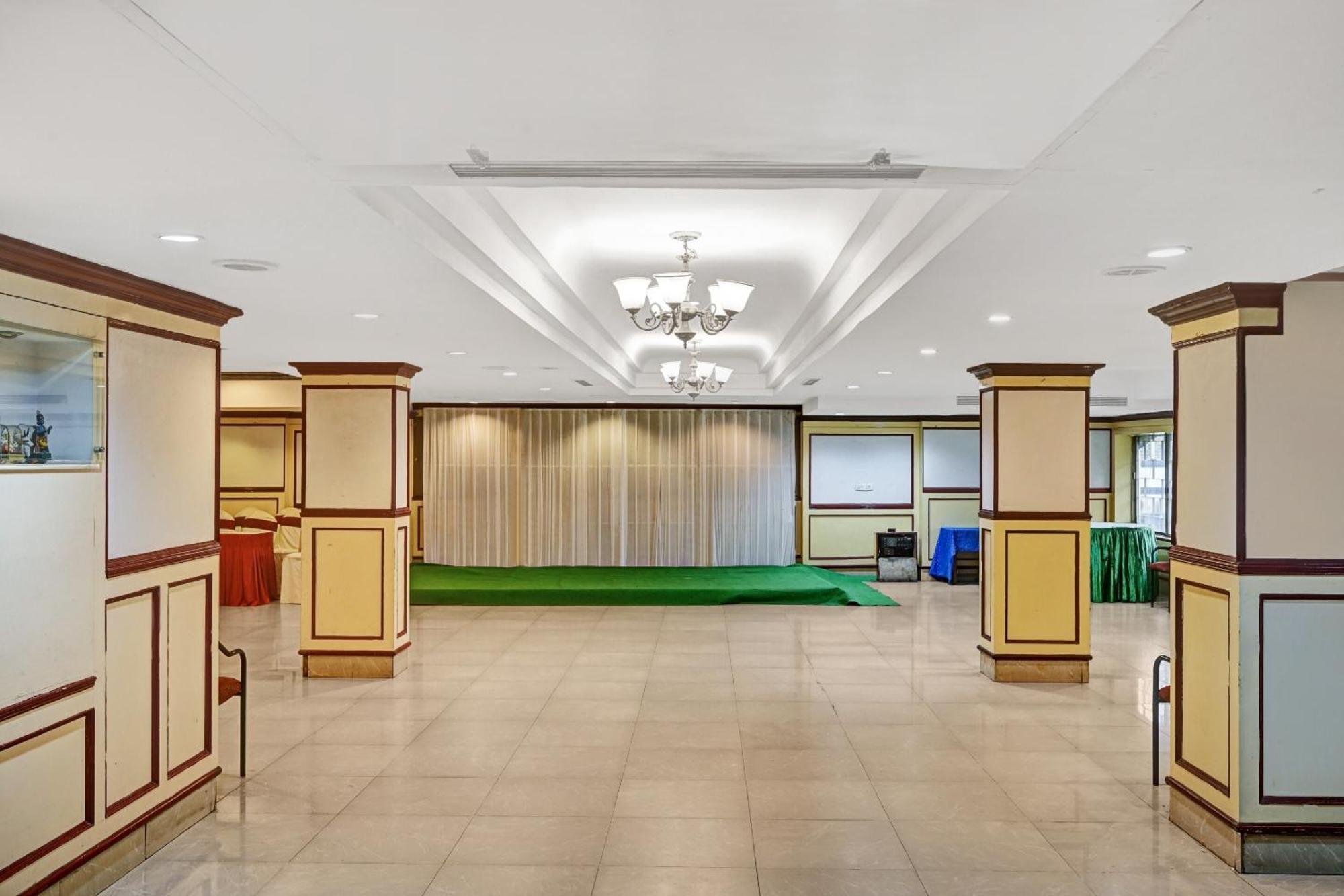 Super Townhouse Oak Hotel Belsons Taj Mahal 세쿤데라바드 외부 사진