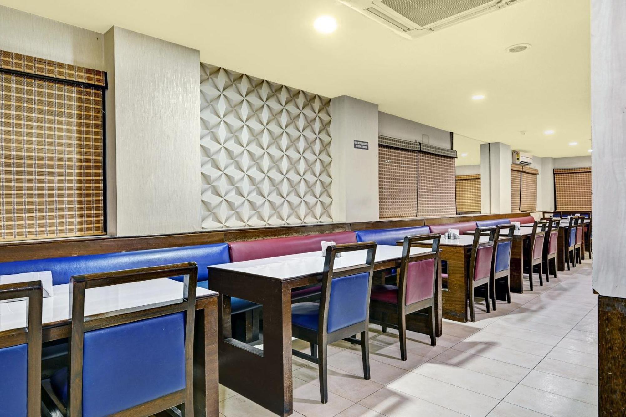 Super Townhouse Oak Hotel Belsons Taj Mahal 세쿤데라바드 외부 사진