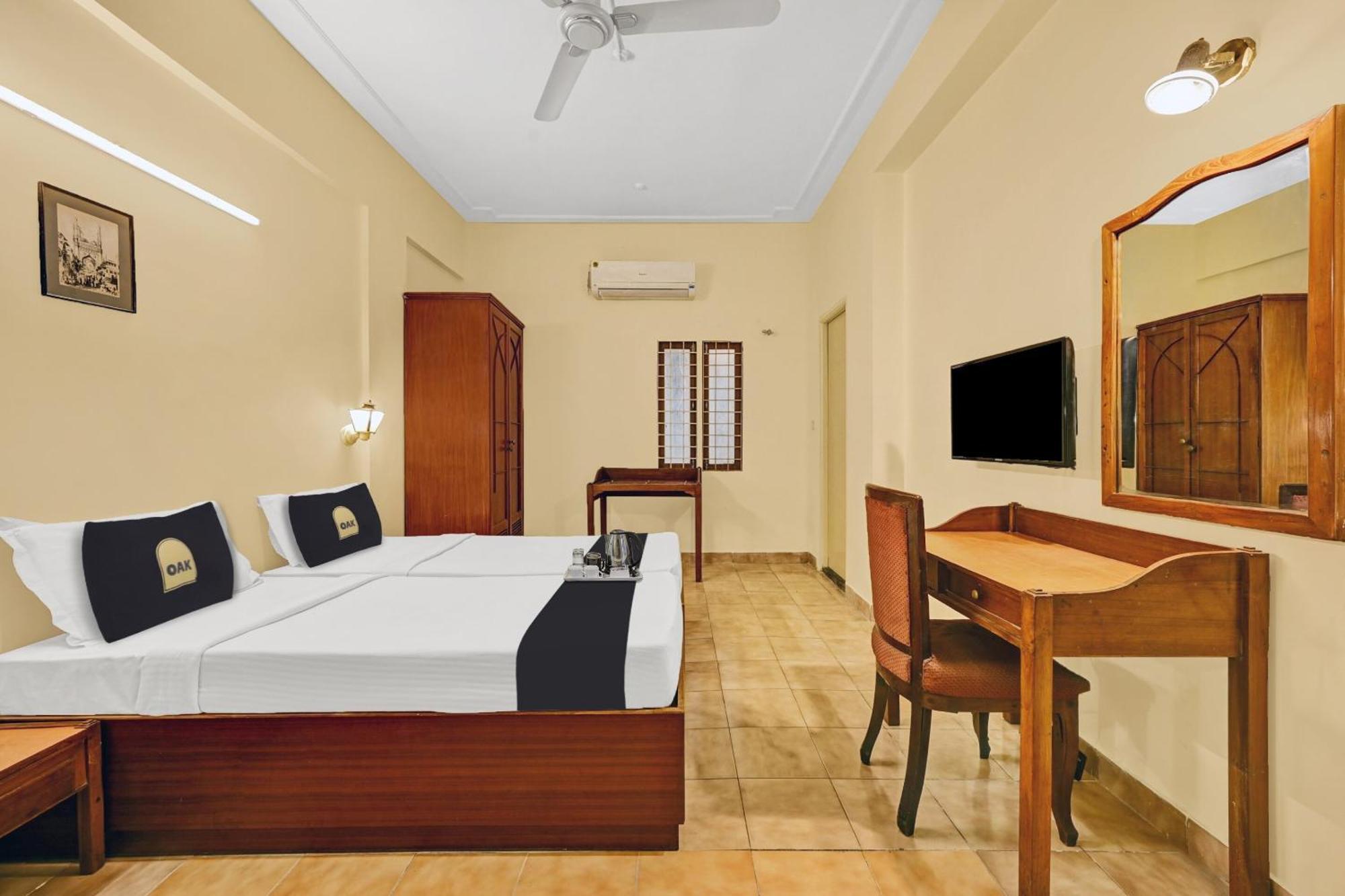 Super Townhouse Oak Hotel Belsons Taj Mahal 세쿤데라바드 외부 사진