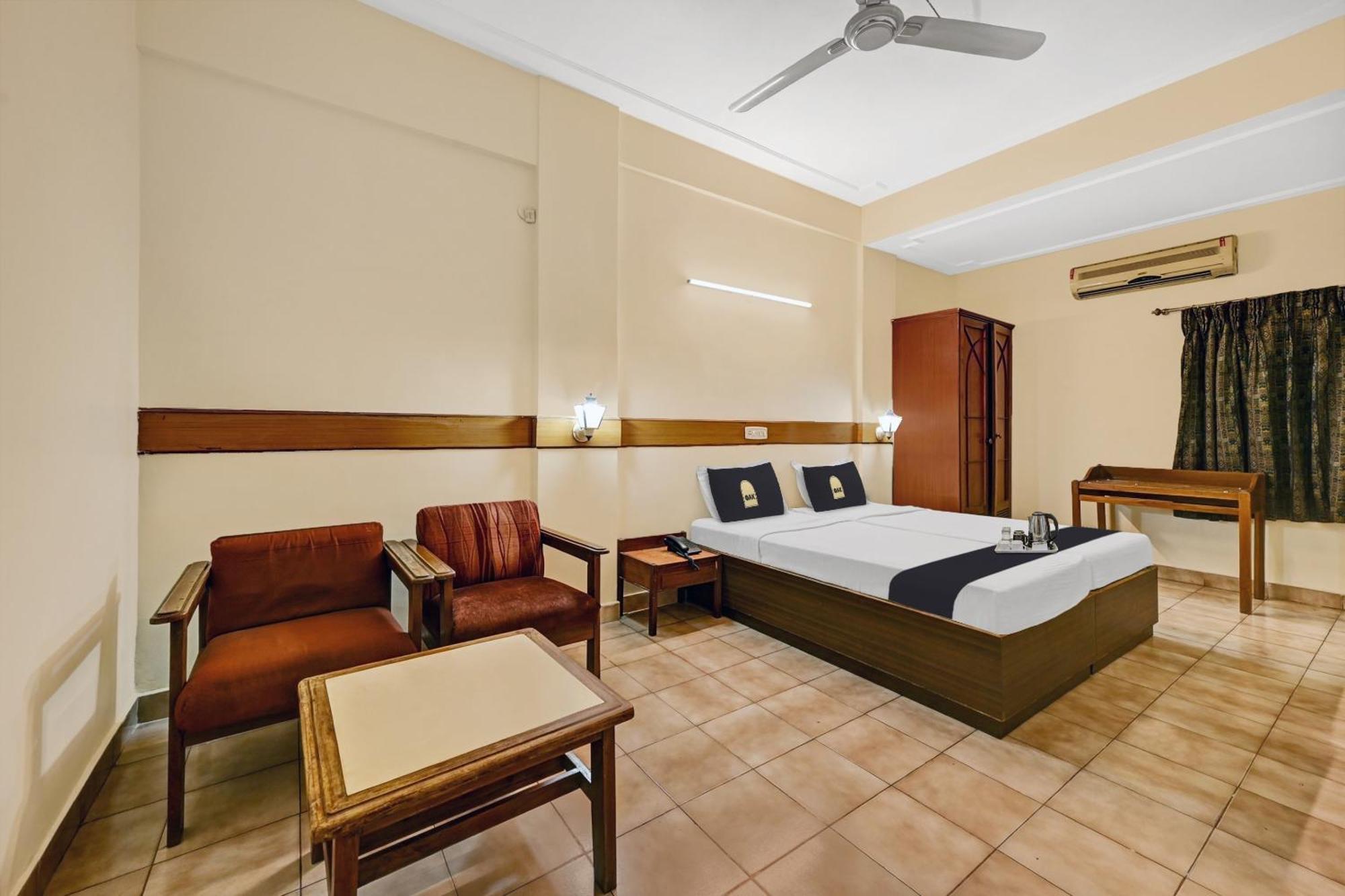 Super Townhouse Oak Hotel Belsons Taj Mahal 세쿤데라바드 외부 사진