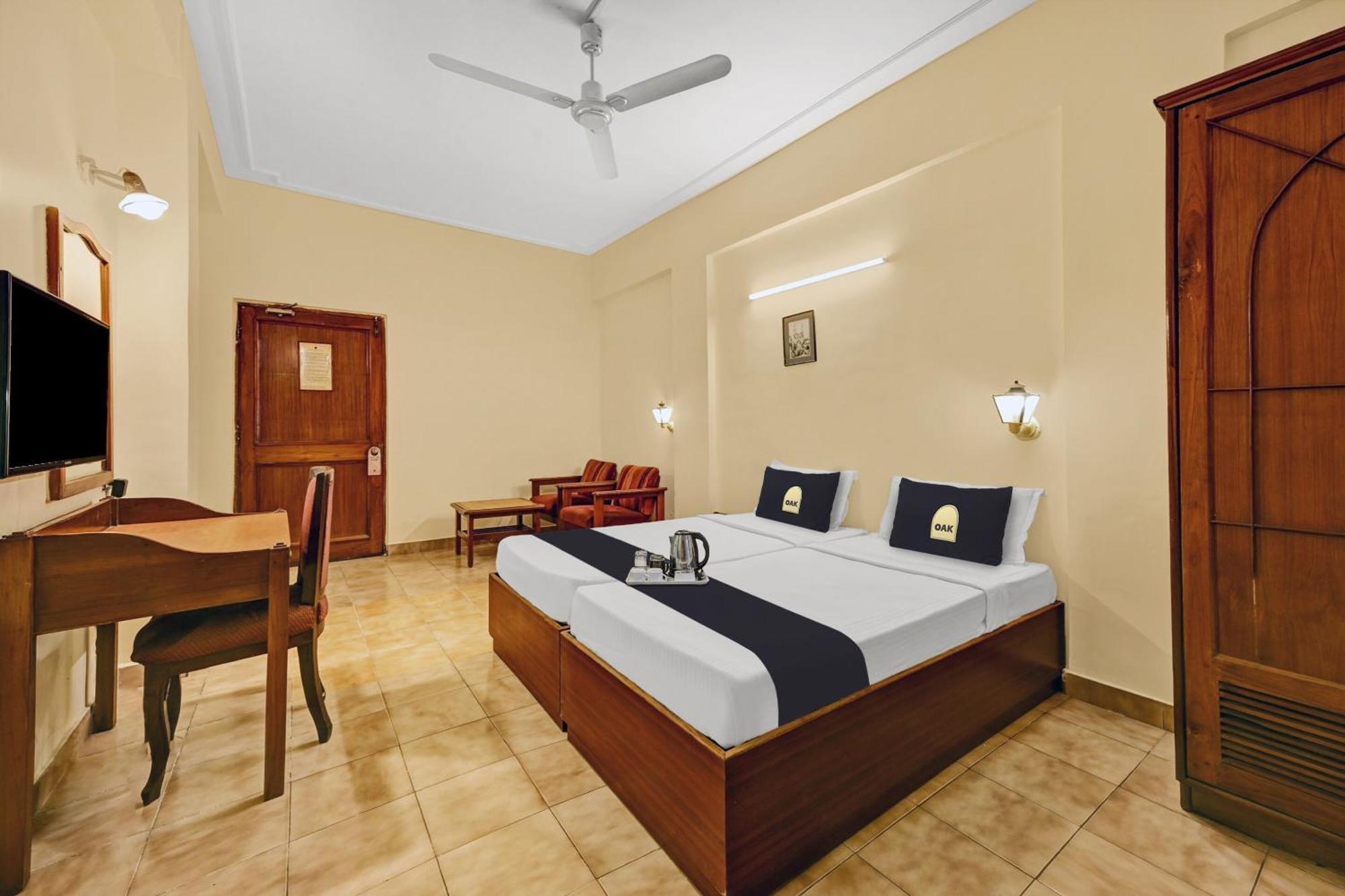 Super Townhouse Oak Hotel Belsons Taj Mahal 세쿤데라바드 외부 사진