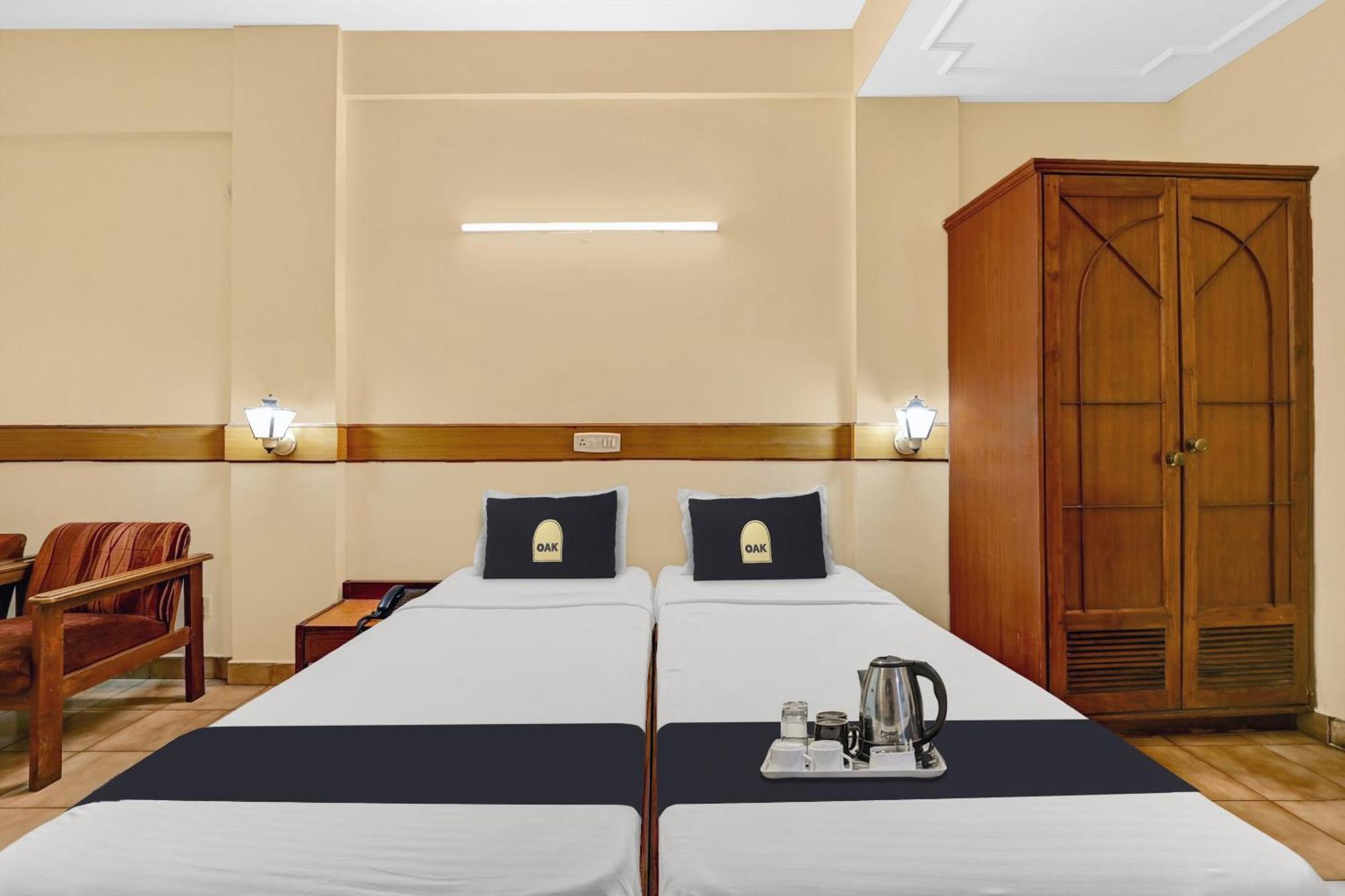 Super Townhouse Oak Hotel Belsons Taj Mahal 세쿤데라바드 외부 사진