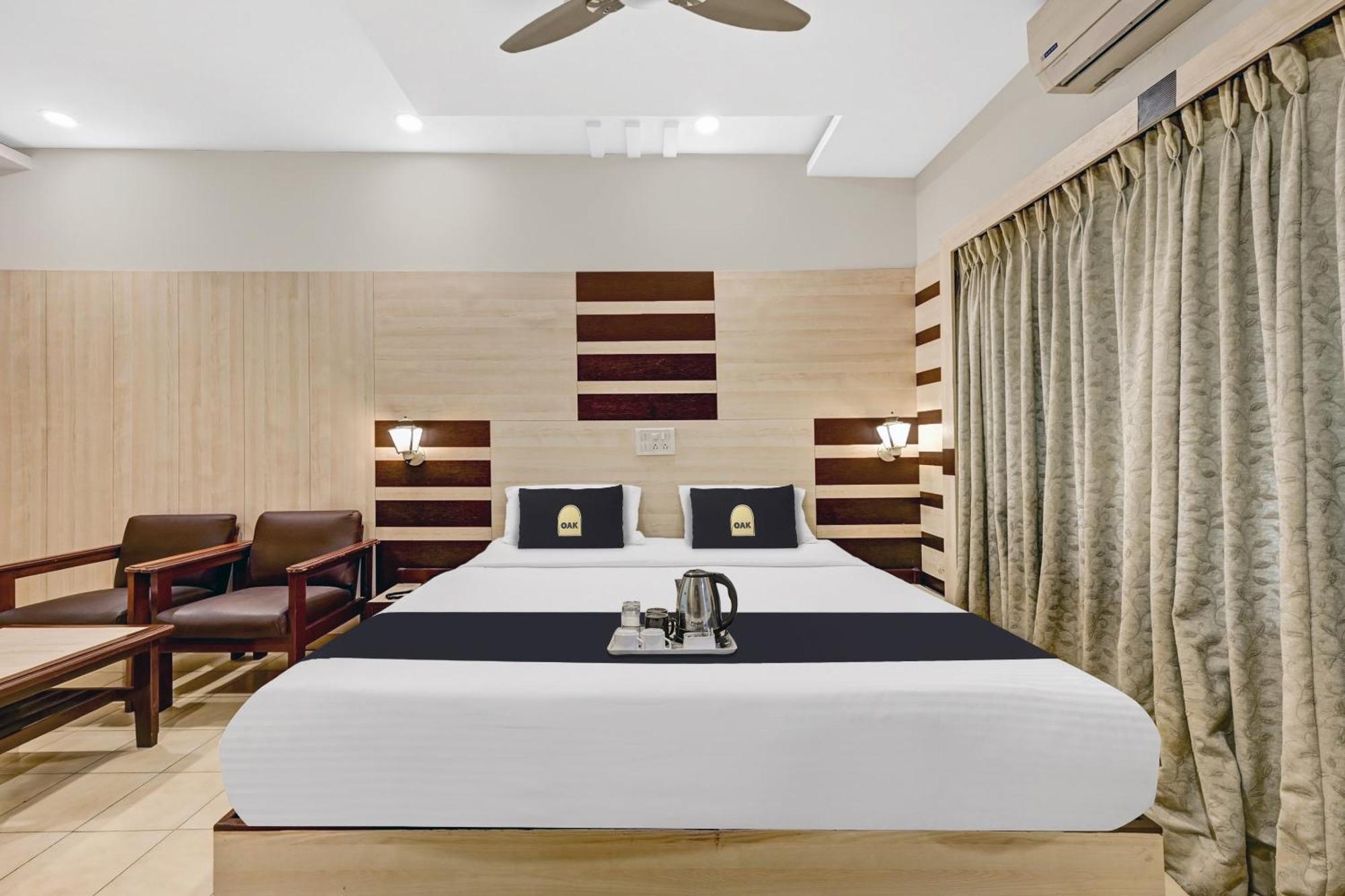 Super Townhouse Oak Hotel Belsons Taj Mahal 세쿤데라바드 외부 사진